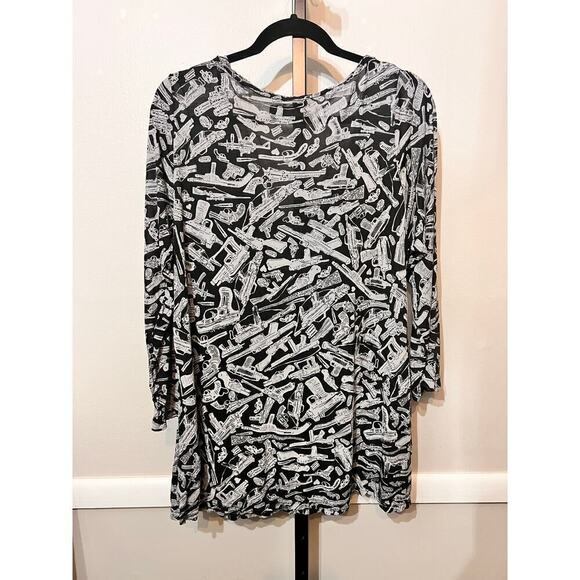 Lauren Moshi Devon Boyfriend Top V-Neck Sheer Gun Print Black Womens Size ? - Picture 5 of 8